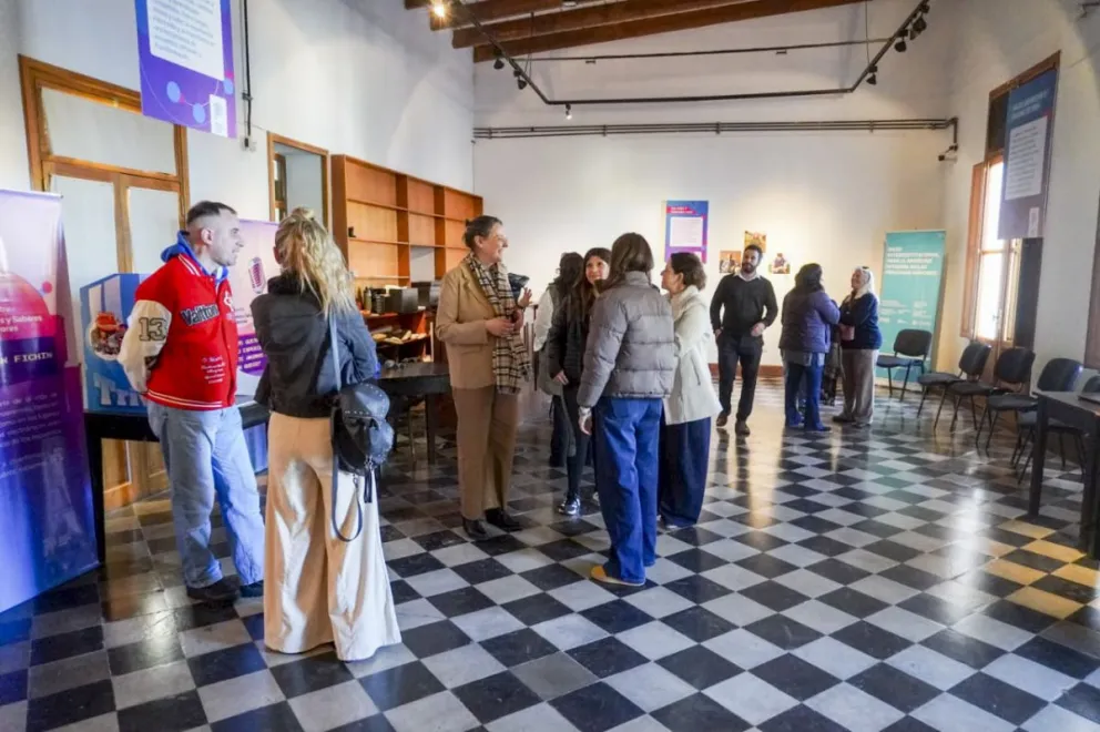 Relatos guardados por décadas, anécdotas intergeneracionales y la memoria oral de Patagones volvieron a ser los verdaderos protagonistas. Foto: Vanesa Schwemmler para NoticiasNet.