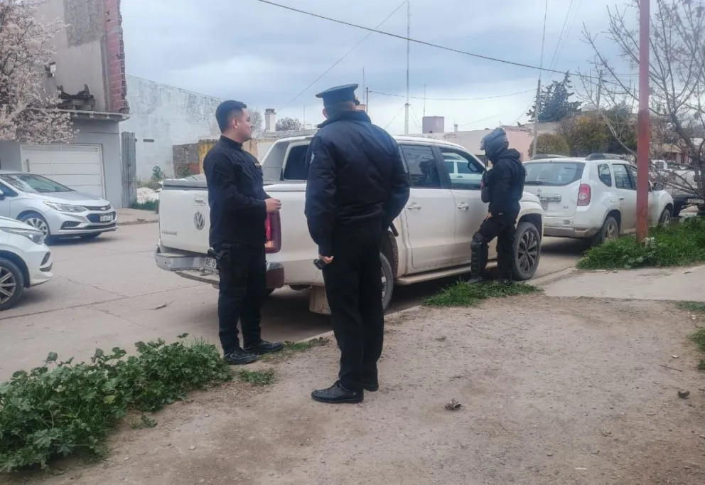 La camioneta ingresó a Viedma desde el lado de SAO y elalerta se generó a través del sistema inteligente del 911. Fotos NoticiasNet. 