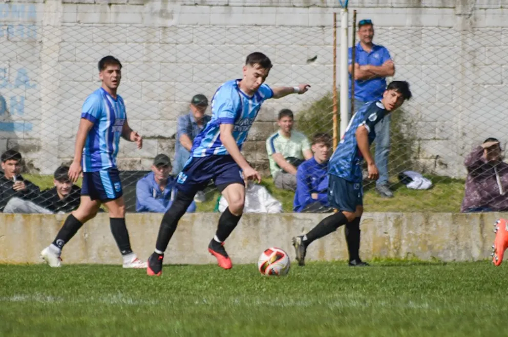 Empate entre Jorge Newbery y Villalonga. Fotos: Emanuel Mirenghi. 