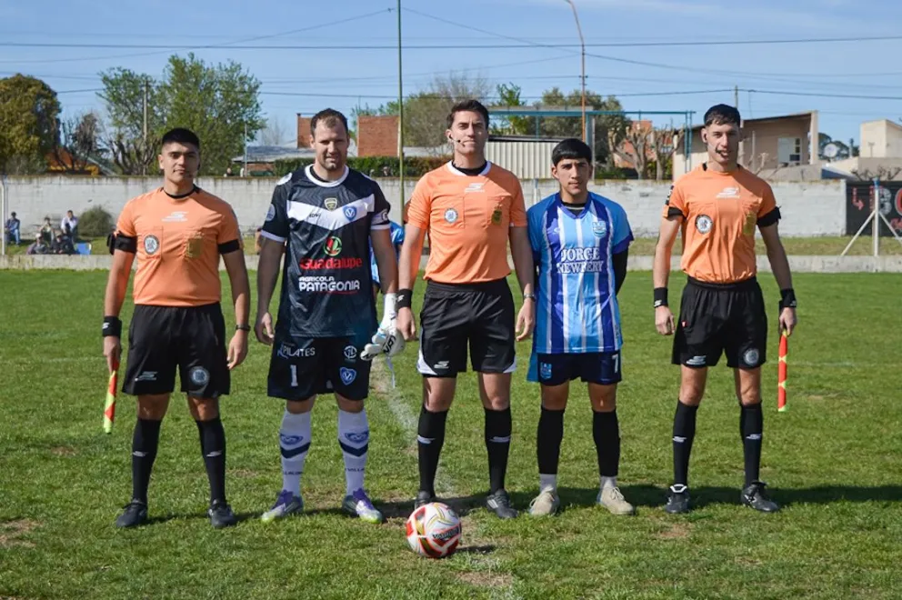 Los equipos de la Liga Rionegrina ya conocen a sus rivales de la siguiente instancia. Foto archivo Emanuel Mirenghi. 