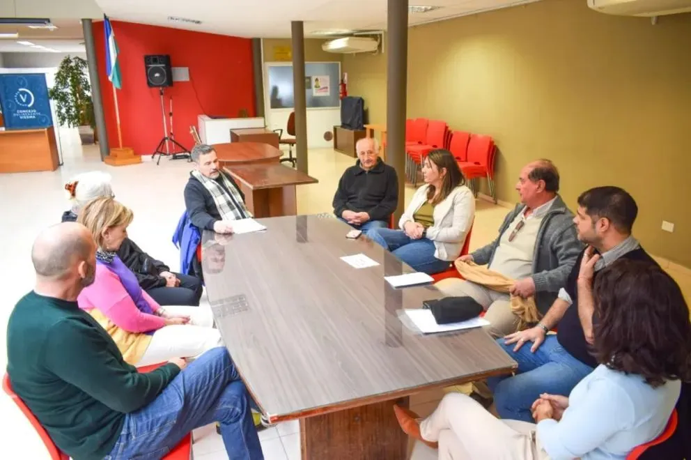 La comisión de Asuntos Vecinales de Viedma debate un fondo de fortalecimiento barrial. Foto gentileza.