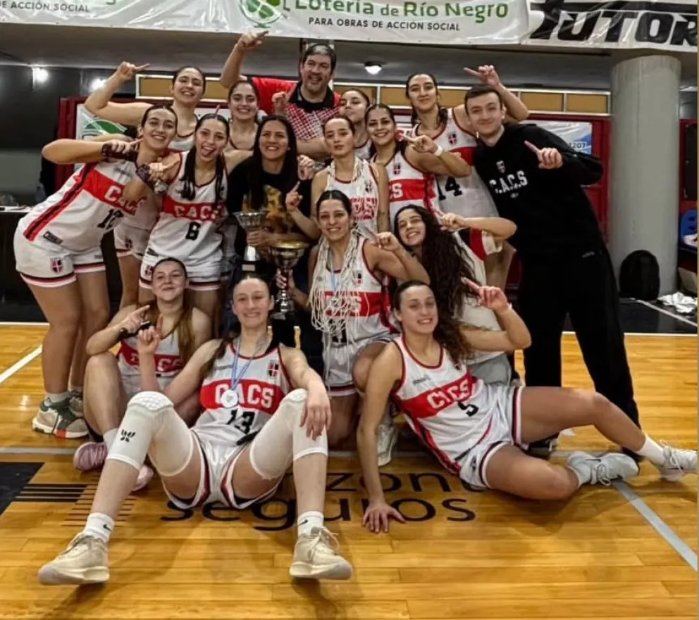 Cinco Saltos, primeras campeonas de la historia. Foto gentileza.