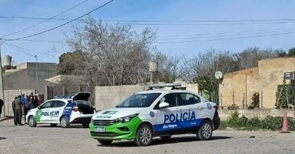 Mientras se preserva la escena del hecho, el Ministerio Público Fiscal busca reconstruir las últimas horas de la víctima. Fotos: Gentileza.