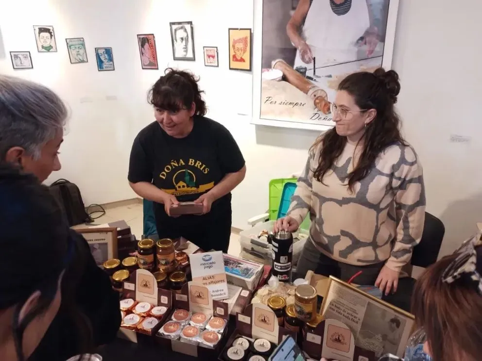 Foto de la primera Expo Alfajor que se realizó en el Centro Municipal de Cultura de Viedma. Archivo NoticiasNet. 