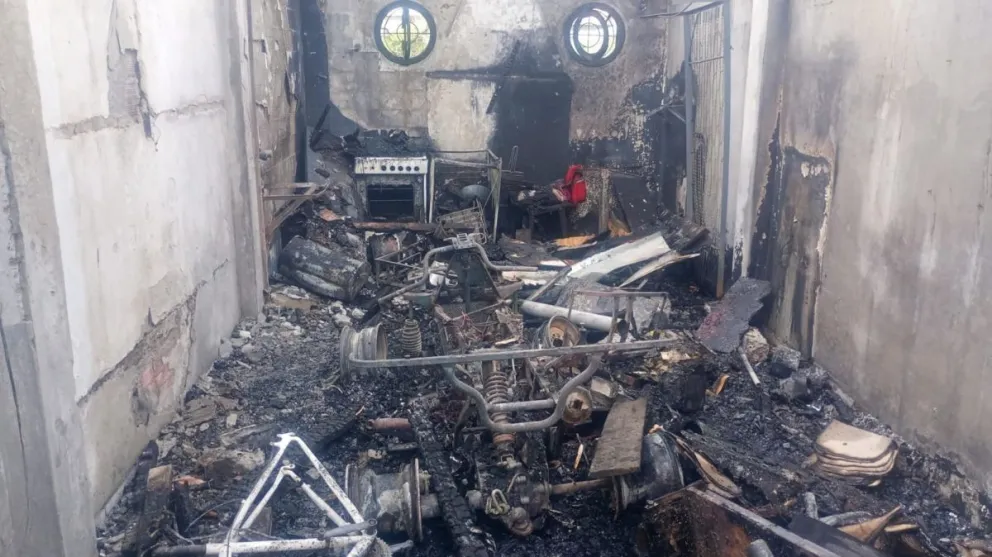 El cuatriciclo quedó completamente destruído producto de las llamas. Fotos gentileza. 