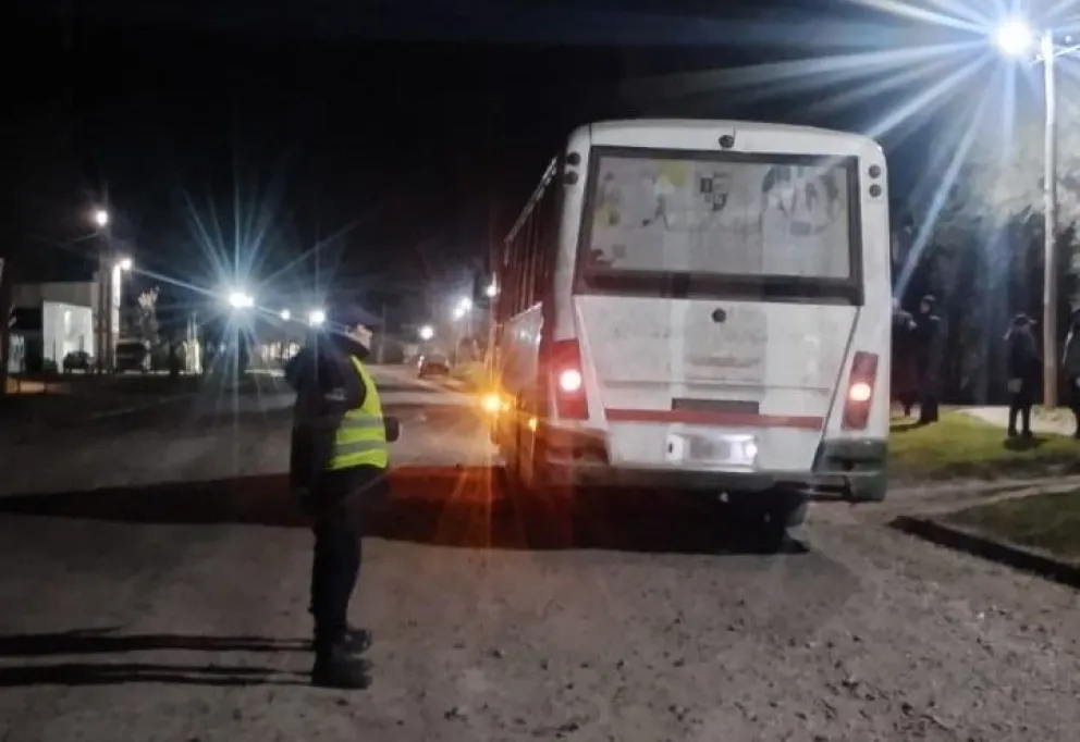 No es la primera vez que encuentran un colectivo trucho. Foto gentileza.