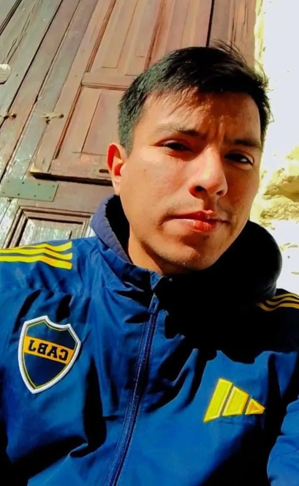 Las redes sociales se colmaron de mensajes para despedir al joven viedmense, que supo ser padre de familia. Foto: Gentileza.