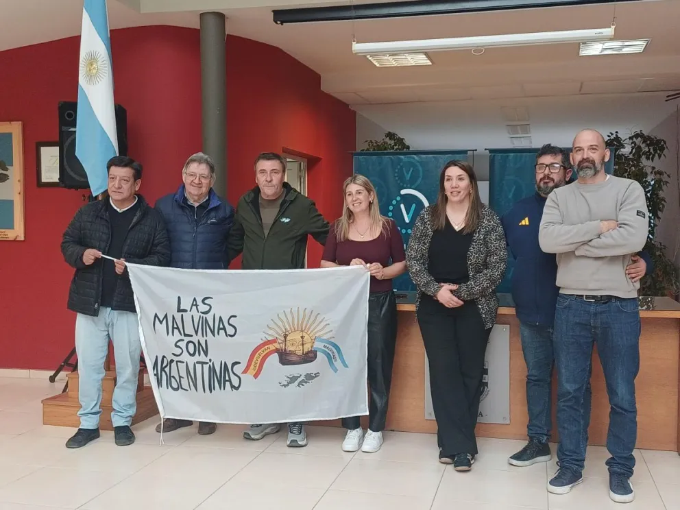 El veterano de Malvinas, Juan Vera, se reencontró en Viedma con Jorge Torres. Foto: gentileza 