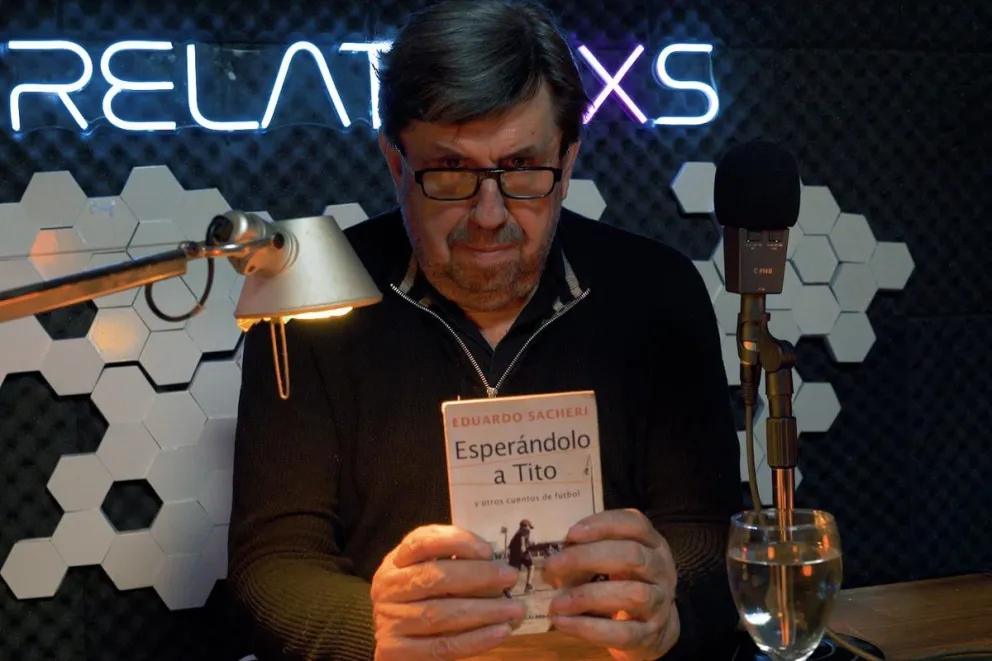 Con una trayectoria entrañable que marcó a varias generaciones frente al micrófono, la emblemática voz de la radiofonía argentina desembarca en la Sede Atlántica. Foto: Gentileza.