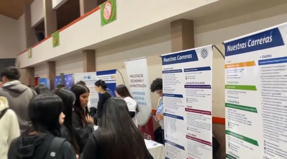 La propuesta busca fortalecer las transiciones entre la escuela secundaria, la educación superior y el mundo del trabajo, acompañando a las y los estudiantes en la construcción de sus proyectos de vida. Foto gentileza. Gobierno de Río Negro.