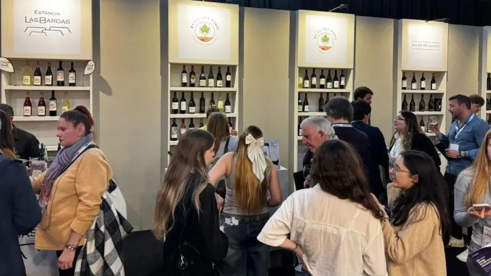 Más de 20 etiquetas de bodegas rionegrinas fueron presentadas en Hotelga 2026. Foto: Archivo de NoticiasNet.