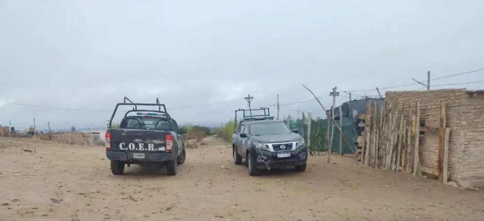 Los allanamientos se realizaron en distintos puntos de la zona norte de Roca y durante los operativos fue demorado el adolescente de 16 años. Foto: ANR