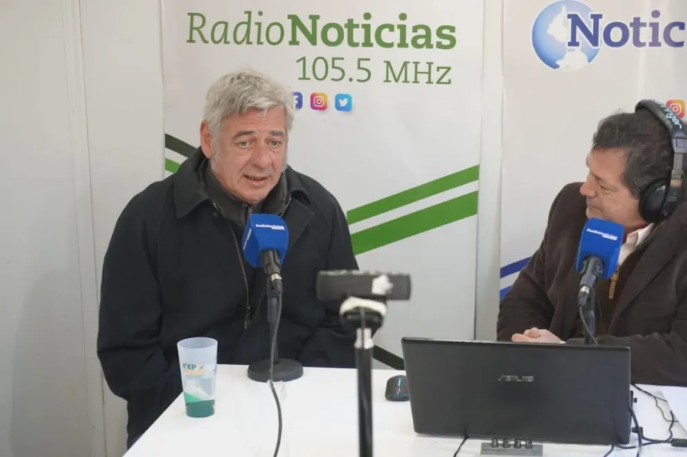 El titular de la SRA en radio Noticias y puso en foco la importante del puerto rionegrino. Foto Vanesa Schemmler para NoticiasNet.