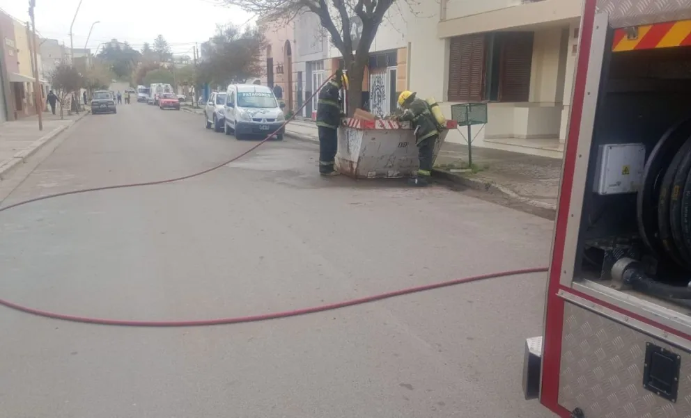 La rápida intervención del Cuartel de Bomberos Voluntarios evitó inconvenientes -foto gentileza. 