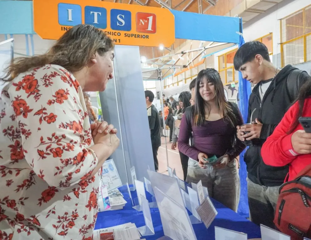 Desbordante asistencia en la 4° Expo en el Fioravanti Ruggeri de Viedma. Fotos: Vanesa Schwemmler para NoticiasNet.