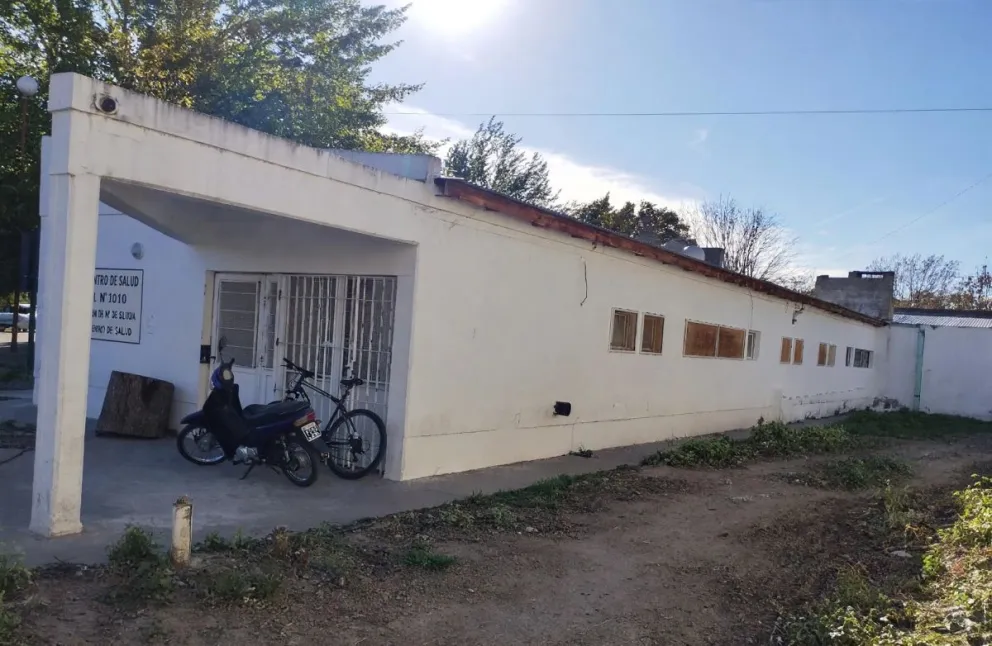 La obra contempla trabajos en el sistema cloacal, veredas, instalaciones y el edificio en general. 
