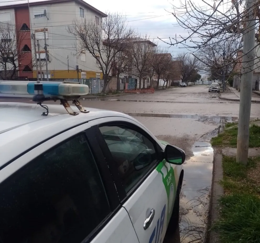 El rápido accionar del personal de la Comisaría 34 permitió la aprehensión del sujeto. Foto gentileza. 