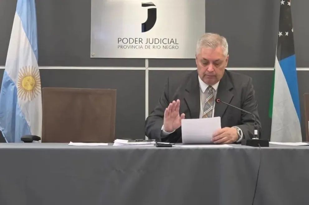 Juez Adrián Dvorzak, encargado de impartir justicia en la causa que investiga a más de 120 policías de Río Negro. Foto archivo NoticiasNet. 
