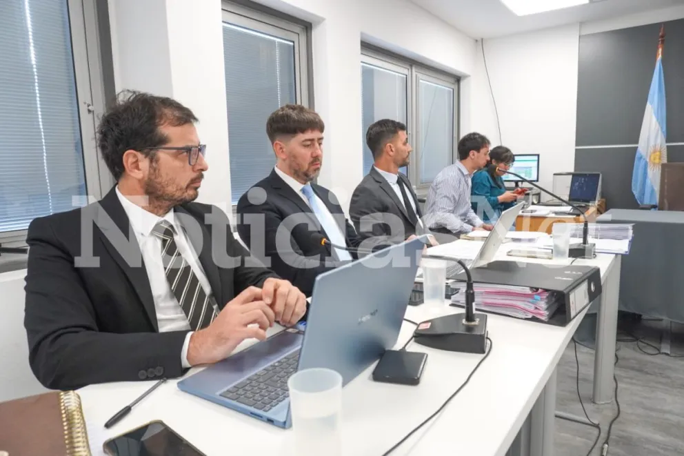 El bloque acusador de la Fiscalía y la querella, en la megacausa por certificados truchos en la provincia. Fotos: NoticiasNet. 