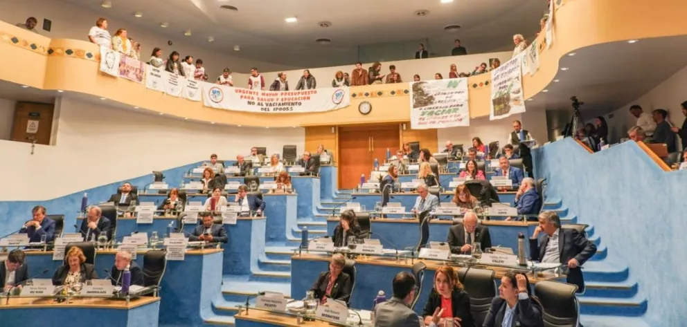 En la Legislatura de Río Negro de discutió y aprobó la Ley de Cooparticipación Municipal. Foto: Vanesa Schwemmler