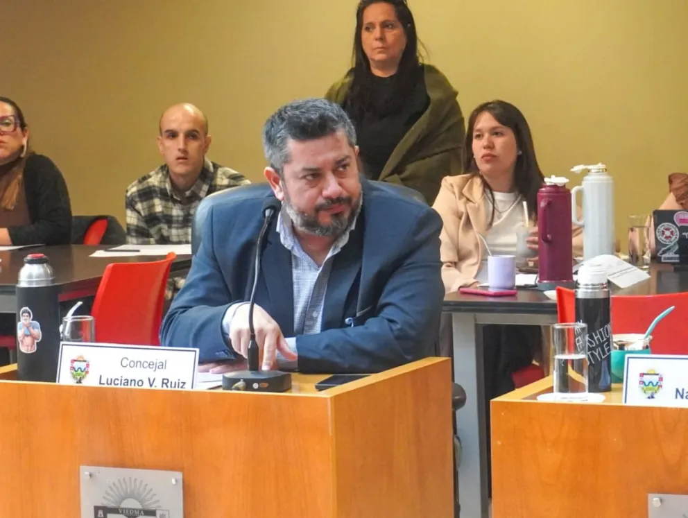 El miembro informante, Luciano Ruiz (JSRN). Foto: Vanesa Schwemmler