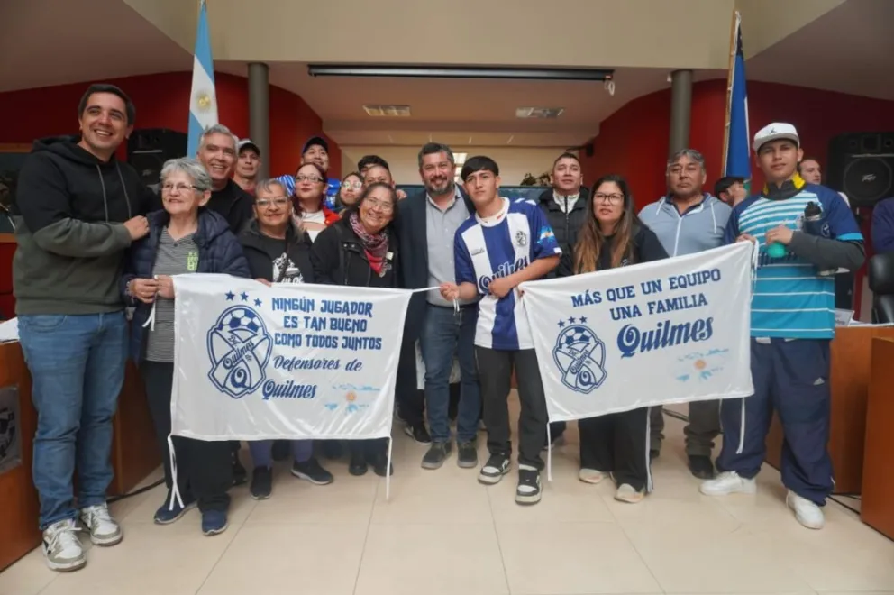 Entidades deportivas amateurs acompañaron la sesión en el Concejo Deliberante. Foto: Vanesa Schwemmler