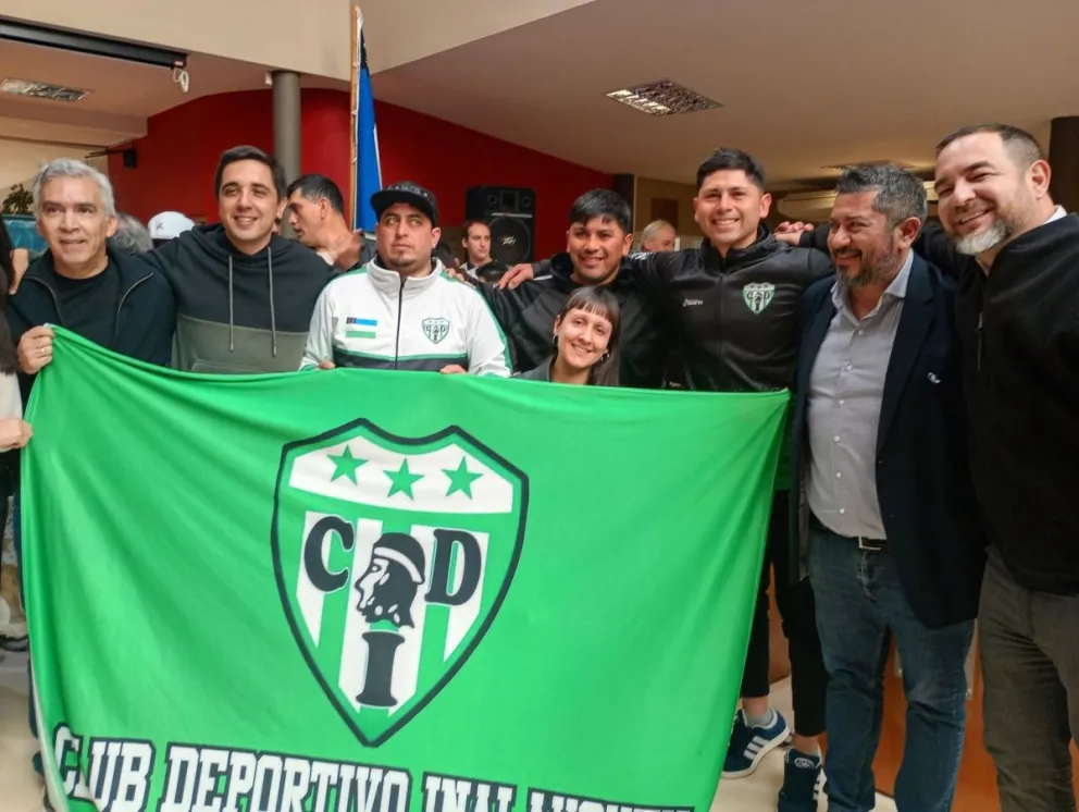 La alegria del club del barrio Inalauquen porque tendrá su propio predio. 
