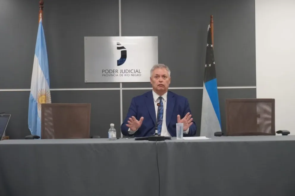 El juez Dvorzak recordó que una situación similar se había producido en la audiencia del viernes. Fotos NoticiasNet. 