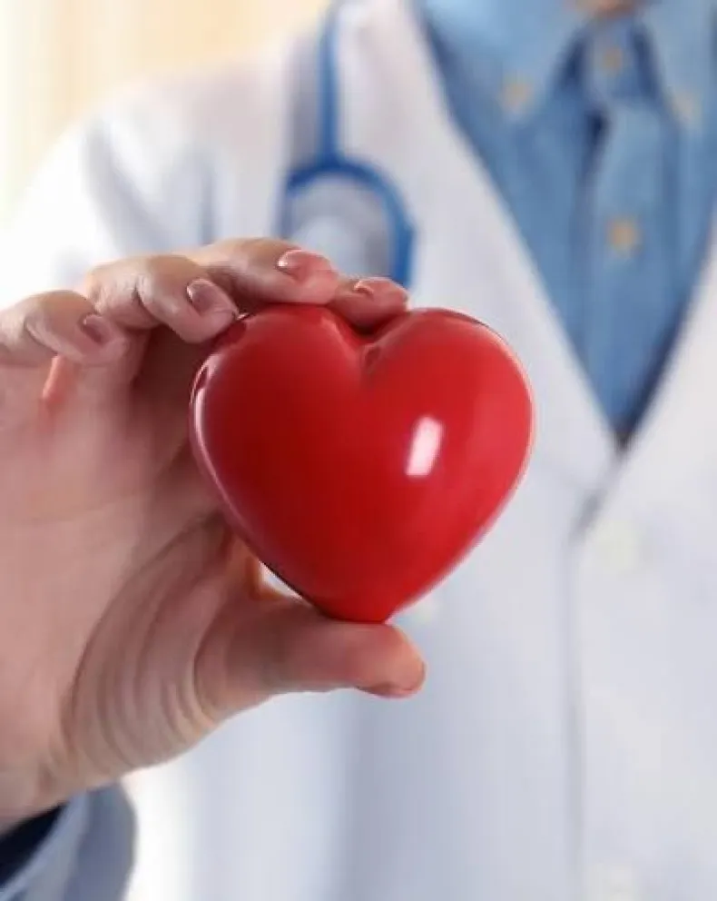 Con el lema "No pierdas ningún latido", la iniciativa de la FAC promueve hábitos saludables y controles cardiológicos tempranos en niños y adolescentes. Foto: 
