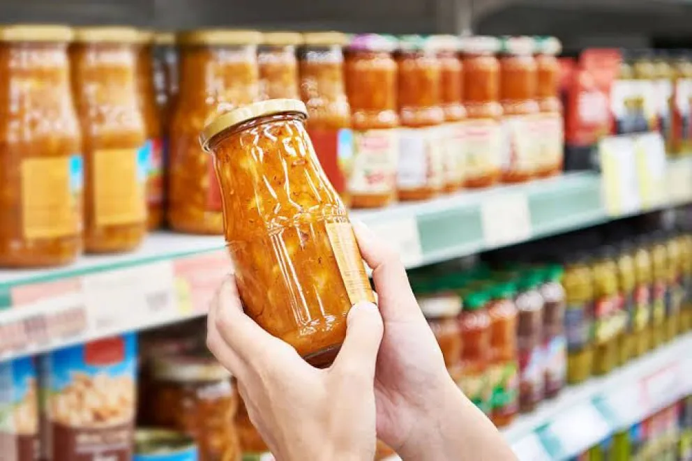 Una jornada para aprender a leer los envases, comprender los ingredientes y tomar mejores decisiones en las compras familiares. Foto: Archivo.