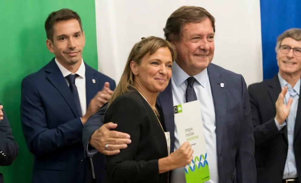 El gobernador de Río Negro, Alberto Weretilneck, con la presidenta del Ipross, Ivana Porro. Foto: gentileza 