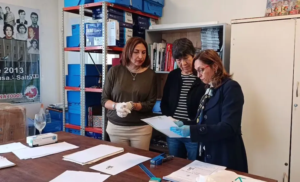 "El golpe no nació de un repollo; fue un proceso que se construyó antes del 24 de marzo", dijo Julia en su visita a Radio Noticias. Foto: Gentileza.
