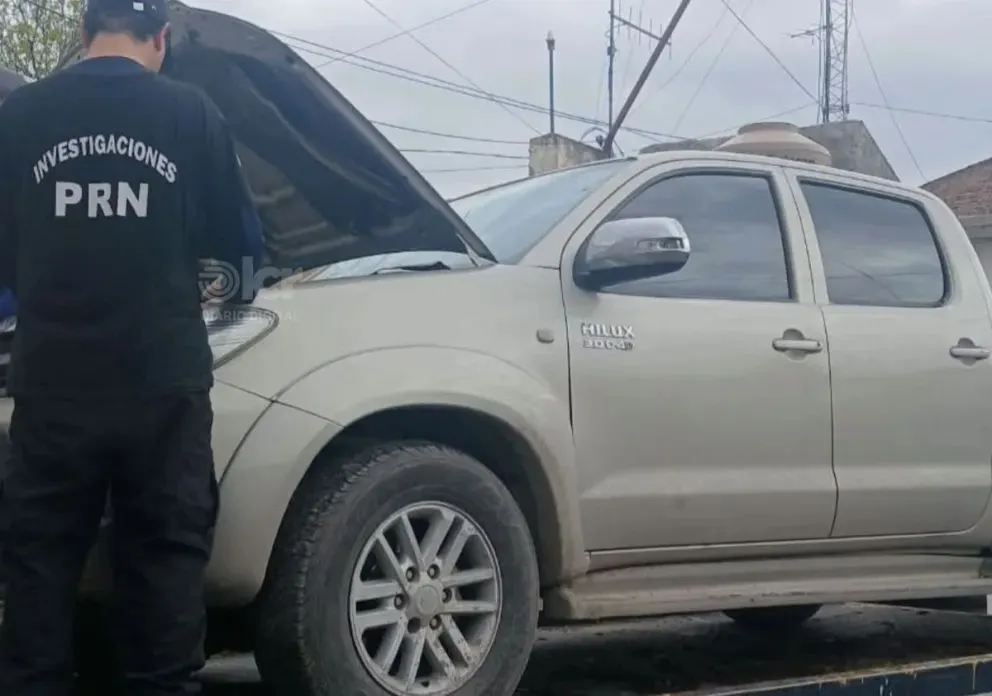 Los sospechosos ingresaron por el techo, escaparon en un Toyota Yaris y abandonaron el vehículo antes de llegar a San Antonio Oeste. Foto: LCR.
