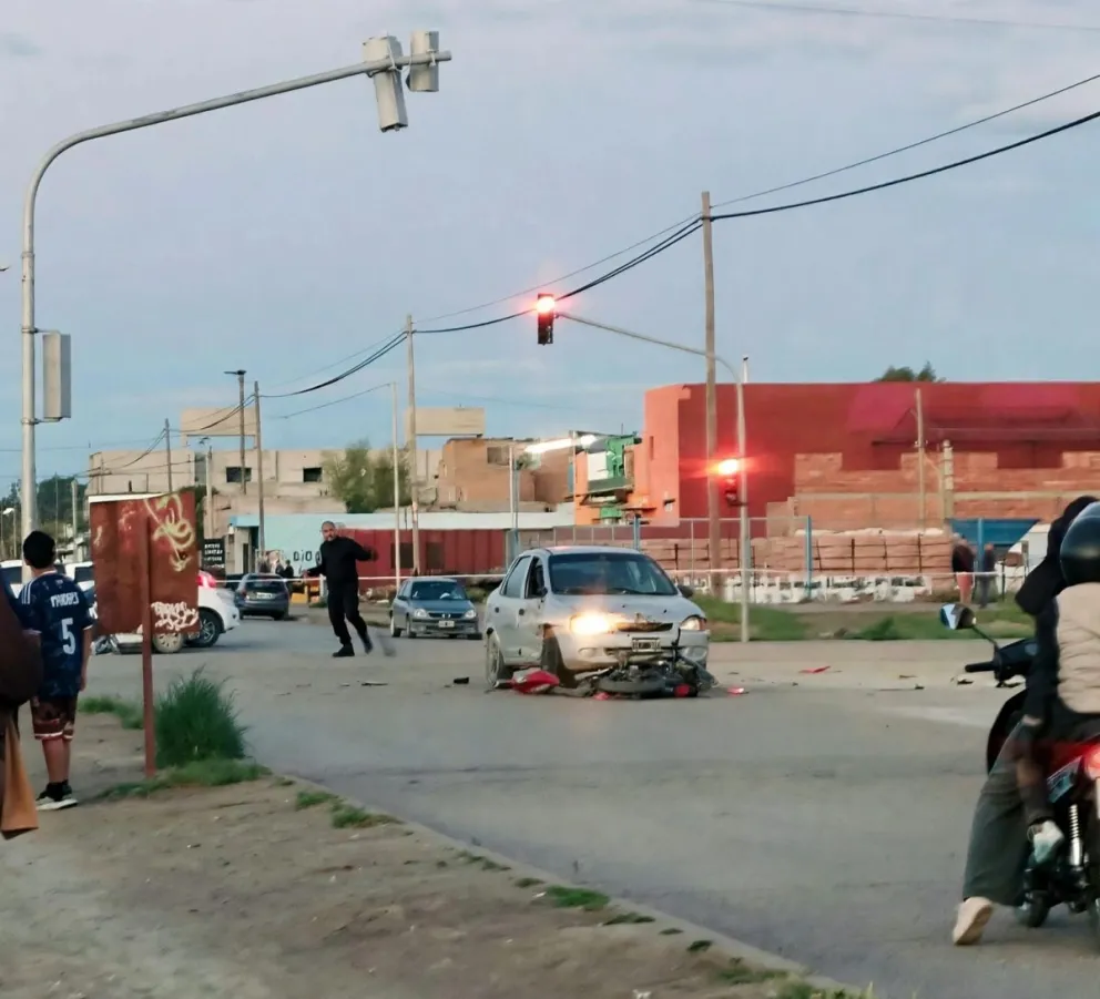 El accidente fue en el barrio Álvarez Guerrero de Viedma, en la intersección de Castelli y Ruta 1. Foto: Taxistas en Movimiento 