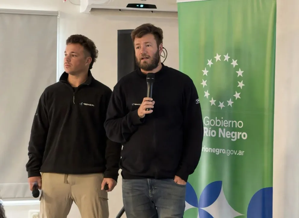 Los técnicos agropecuarios acercaron los equipos de drones con los que trabajan desde el aire. Fotos Ministerio de Desarrollo Económico y Productivo de Río Negro.