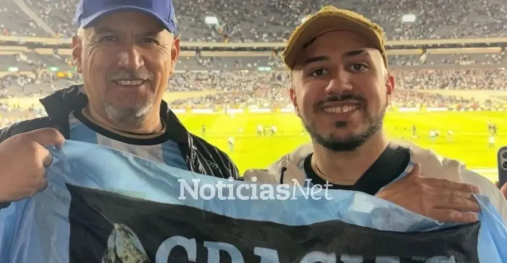 Eduardo Margiotta junto a su papá en el último baile de Lionel Messi. 