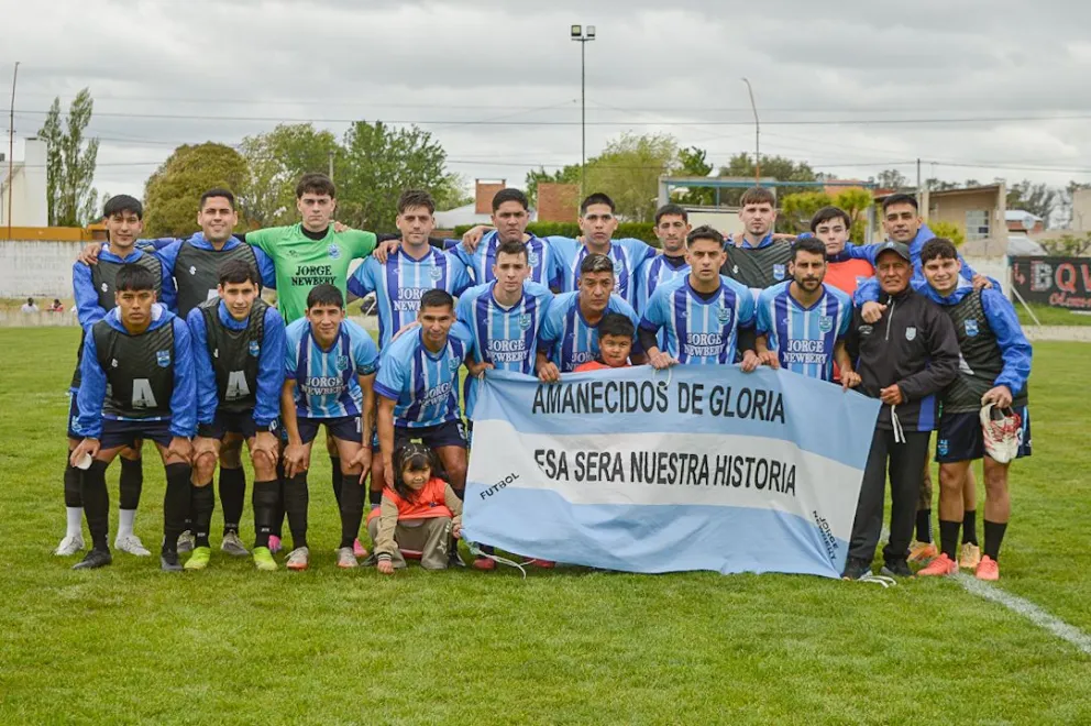 Triunfo de Jorge Newbery ante Deportivo Beltrán. Fotos: Emanuel Mirenghi.