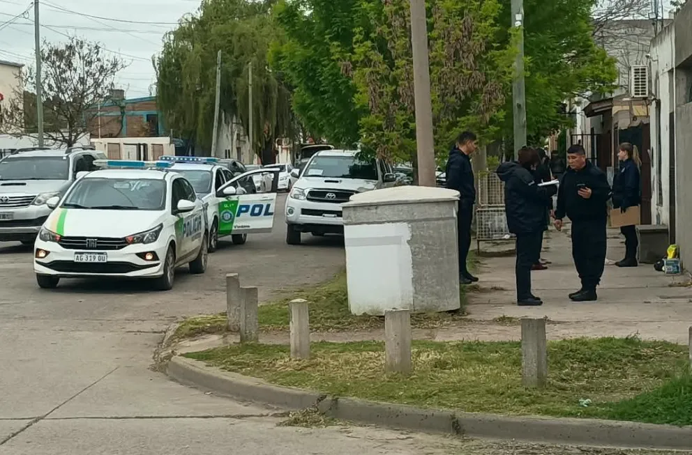 El procedimiento tuvo lugar cerca de la feria municipal, atestada de gente durante el fin de semana. Fotos gentileza.