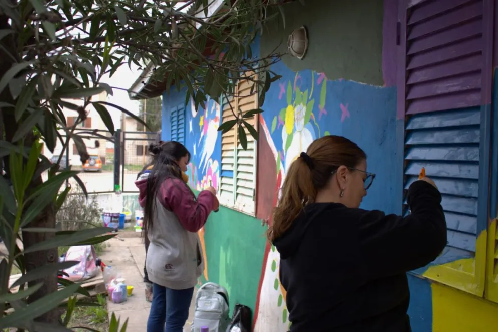La propuesta buscó promover la expresión, la inclusión y la construcción comunitaria a través del arte urbano. Fotos: Gentileza de Alan Echevarria para NoticiasNet.