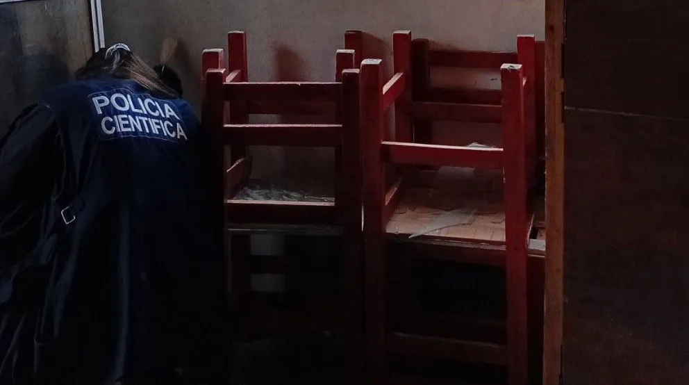 El personal policial trabajó en el lugar del hecho y recolecto pruebas para dar con los autores. Fotos gentileza. 
