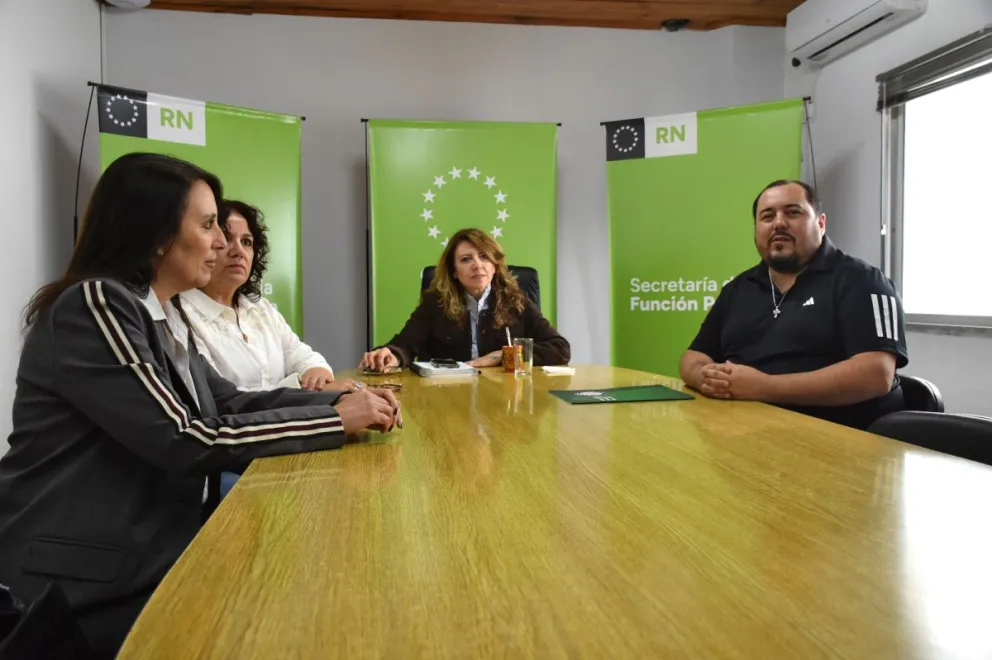 La Asociación de Trabajadores del Estado (ATE) y el Gobierno provincial en una fructífera reunión. Foto gentileza. 
