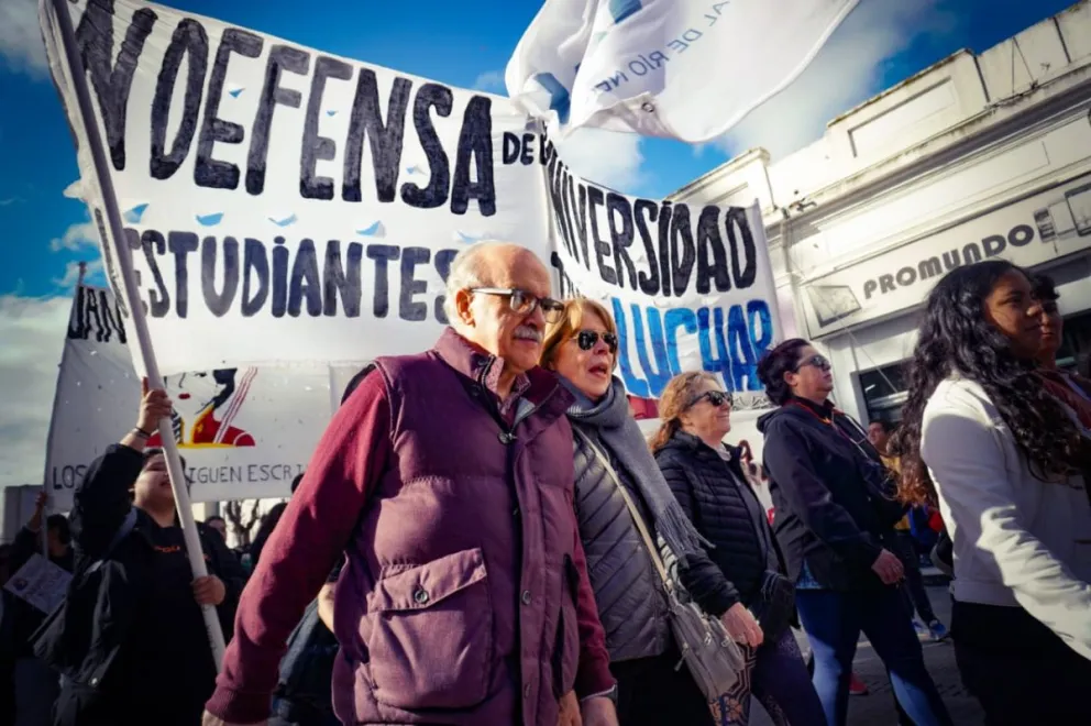 El texto también señaló una caída real del 45,6% en las transferencias a las universidades y reclamó una recomposición salarial del 34%. Foto: Vanesa Schwemmler, para NoticiasNet.