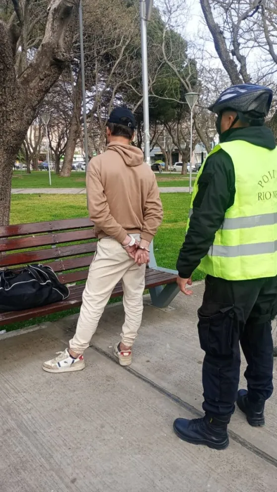 Personal policial lo interceptó durante una recorrida preventiva y descubrió lo inesperado. Foto: Policía de Rio Negro.
