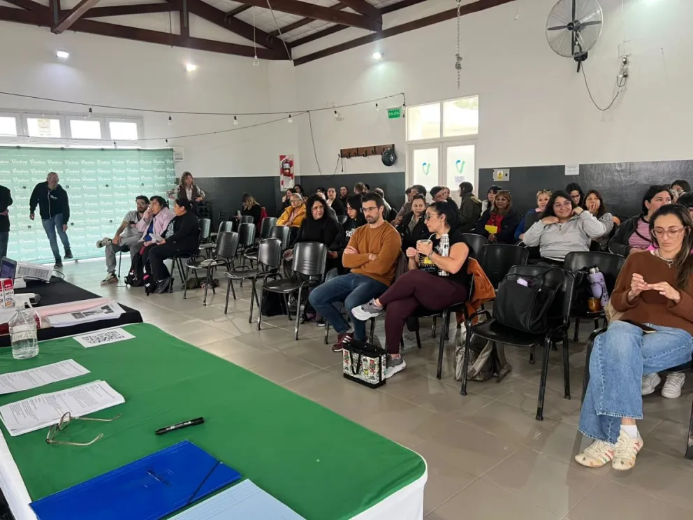 La actividad impulsada por la Fundación Superando Límites reunió a familias, docentes e instituciones. Fotos: Gentileza para NoticiasNet de Viedma.