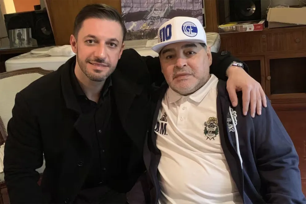 Matías Morla junto a Diego Maradona.