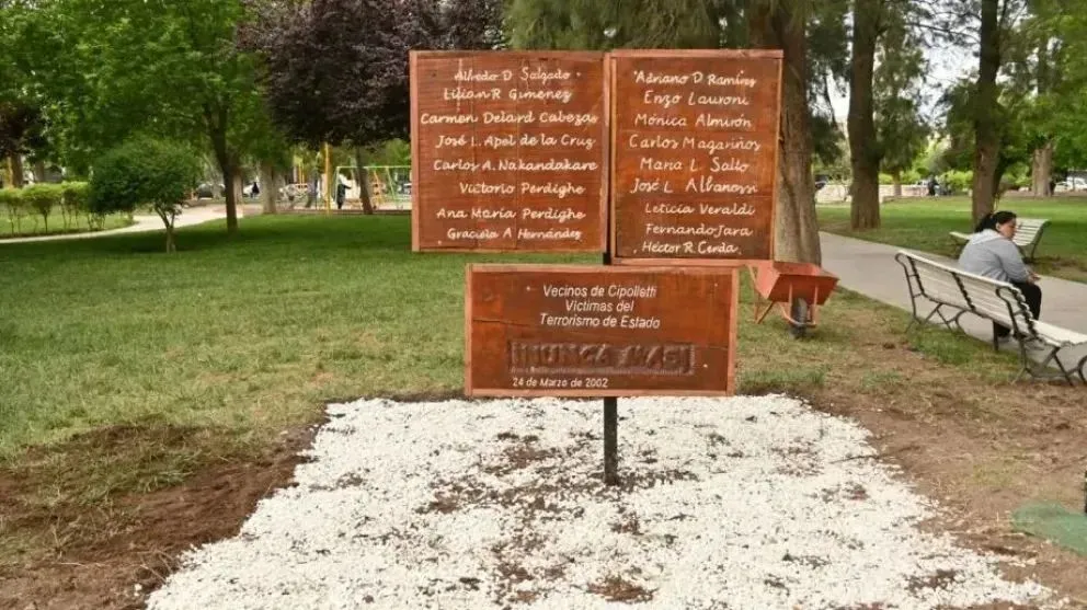 El Memorial de las Víctimas del Terrorismo de Estado en Cipolletti. Mara vivió en la ciudad hasta que fue a estudiar Medicina en Córdoba. Foto Cipo360 (archivo).