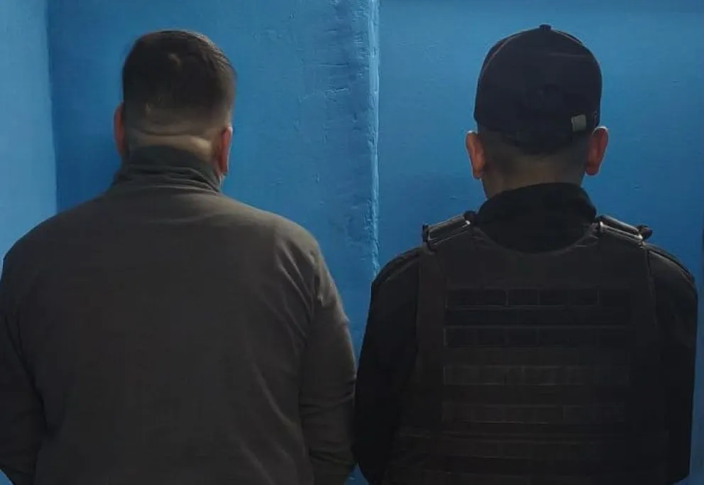 Detenido por uniformados de la Comisaría 34 de Viedma. Foto Policía de Río Negro. 