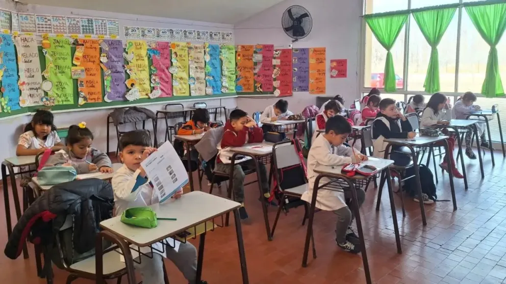 Entre los indicadores difundidos, el Ministerio de Educación destacó que la escritura del nombre propio pasó del 76% al 92%. Foto: Archivo. 
