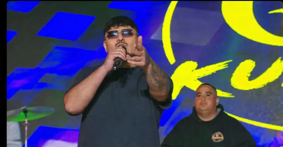 Samuel Giménez, invitado especial del grupo Q Kumbia, oriundo de Viedma, en Pasión del Sábado. 