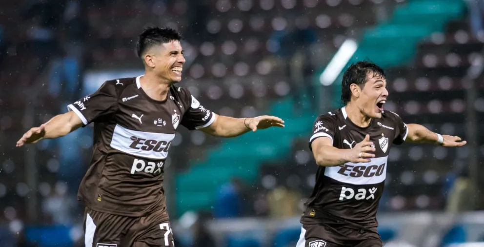 Anotó su penal y espera por Boca o Banfield en la final de la Copa Argentina. 